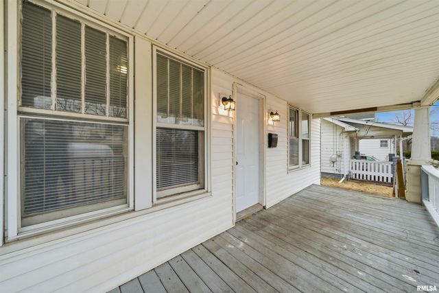 2002 N ELLIS Street, Peoria, IL 61604