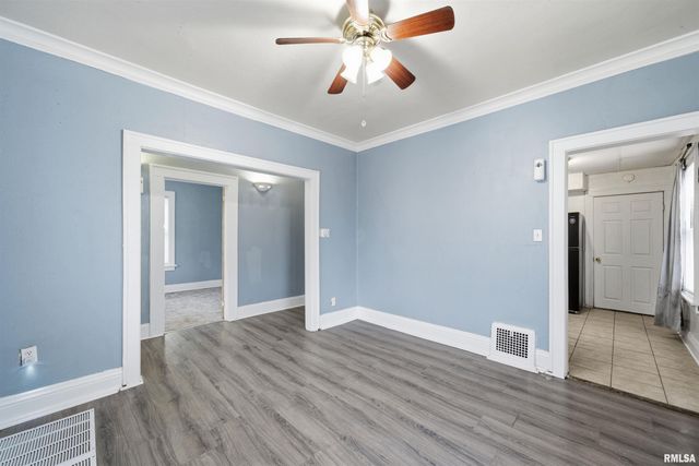 2002 N ELLIS Street, Peoria, IL 61604