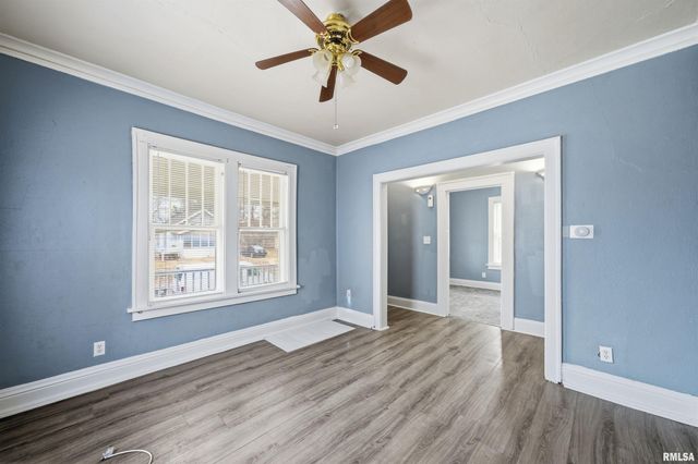 2002 N ELLIS Street, Peoria, IL 61604