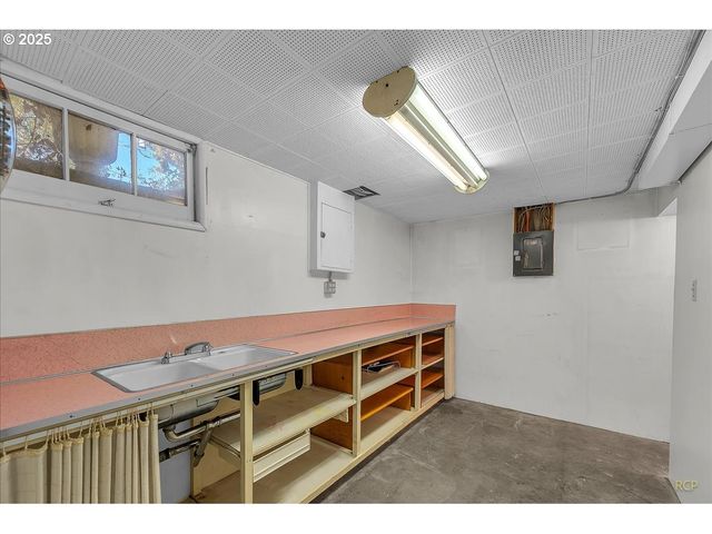 341 Se 153RD Ave, Portland, OR 97233