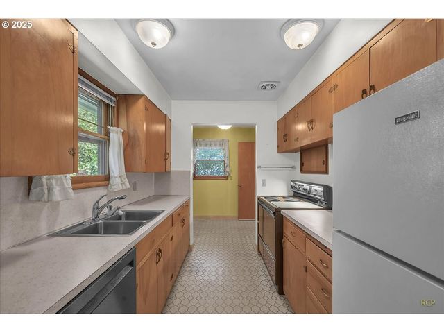 341 Se 153RD Ave, Portland, OR 97233