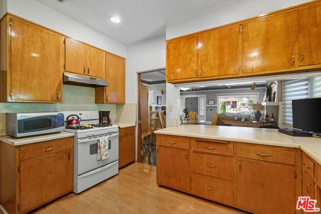 2114 W 28th Street, Los Angeles, CA 90018