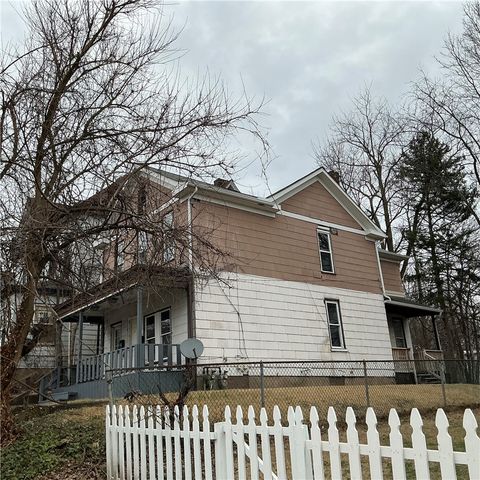 216 Ridge Avenue, New Kensington, PA 15068