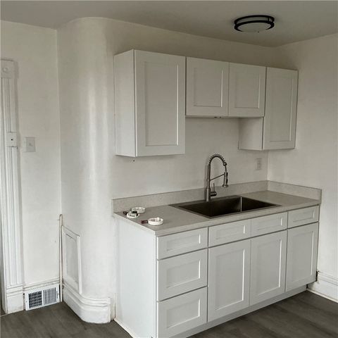 216 Ridge Avenue, New Kensington, PA 15068