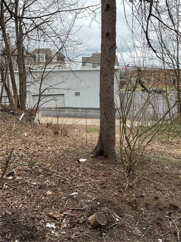 216 Ridge Avenue, New Kensington, PA 15068