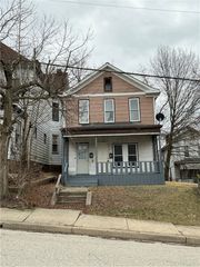216 Ridge Avenue, New Kensington, PA 15068