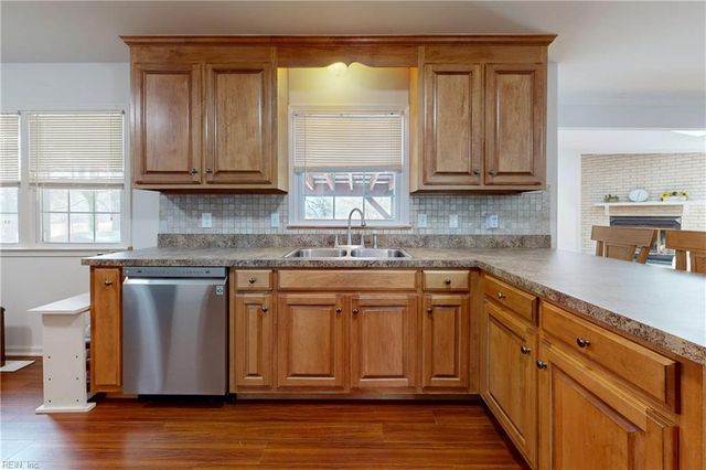 685 Lucas Creek RD, Newport News, VA 23602