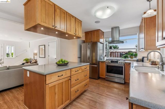 5861 5861 Bernhard Ave, Richmond, CA 94805