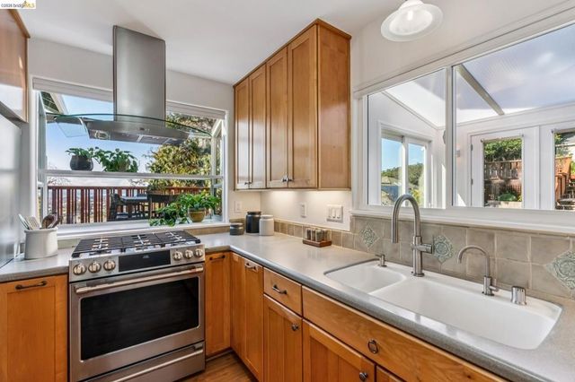 5861 5861 Bernhard Ave, Richmond, CA 94805