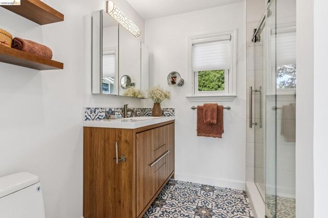 5861 5861 Bernhard Ave, Richmond, CA 94805