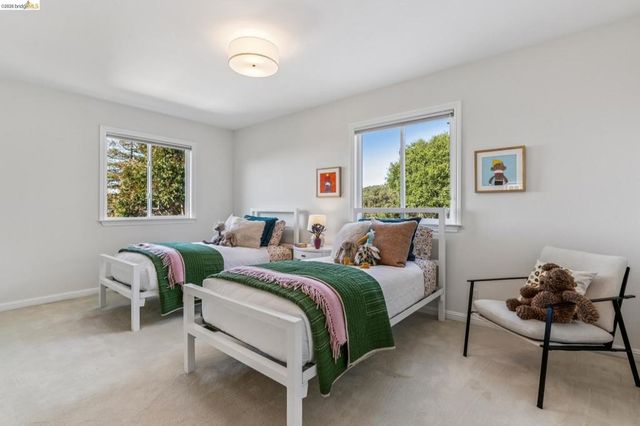 5861 5861 Bernhard Ave, Richmond, CA 94805