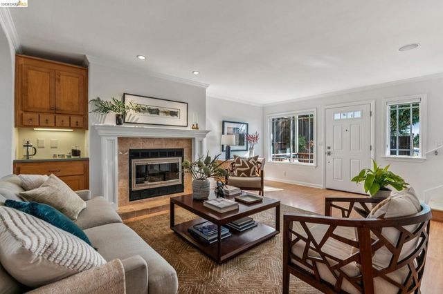 5861 5861 Bernhard Ave, Richmond, CA 94805