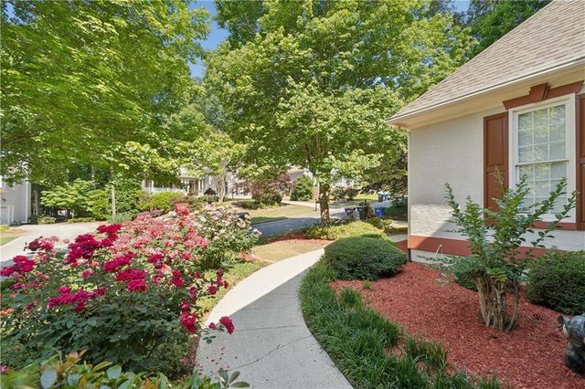 1611 Flowering Dogwood Drive, Powder Springs, GA 30127