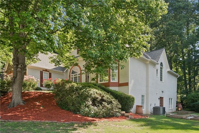 1611 Flowering Dogwood Drive, Powder Springs, GA 30127