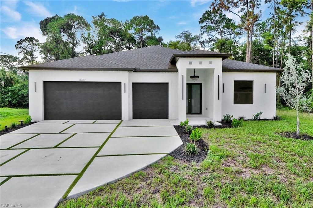 8027 Royal CIR, LABELLE, FL 33935 — exterior