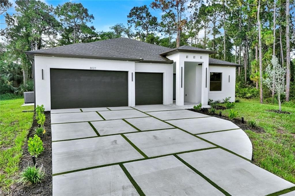 8027 Royal CIR, LABELLE, FL 33935 — photo 2