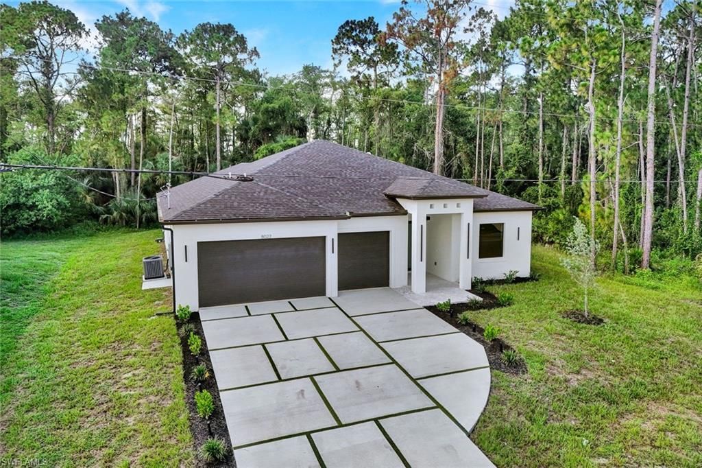 8027 Royal CIR, LABELLE, FL 33935 — photo 3