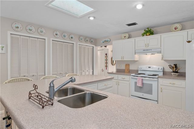 305 W Chase Street, Hernando, FL 34442