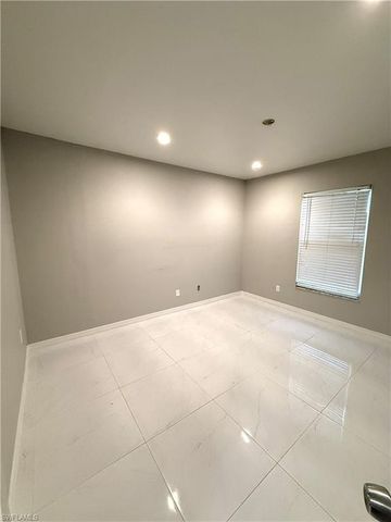 2060 22nd AVE NE, Naples, FL 34120