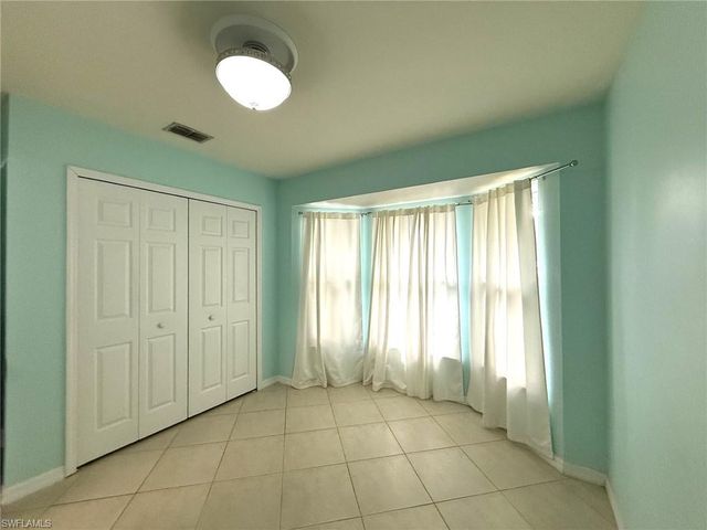 2060 22nd AVE NE, Naples, FL 34120