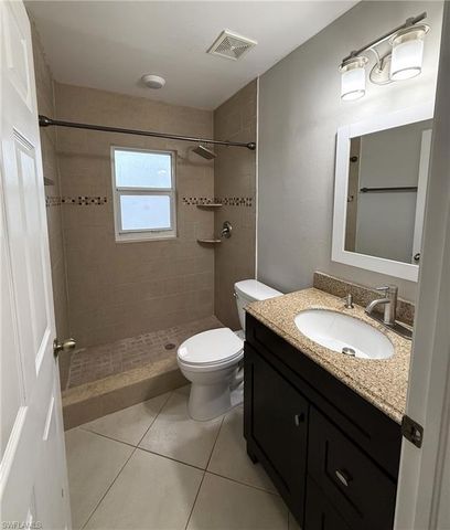 2060 22nd AVE NE, Naples, FL 34120