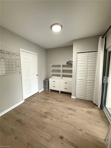 2060 22nd AVE NE, Naples, FL 34120