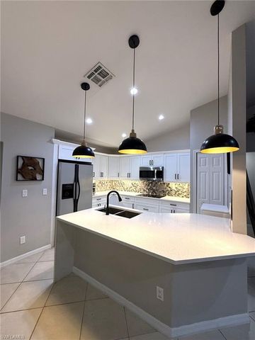 2060 22nd AVE NE, Naples, FL 34120