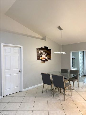 2060 22nd AVE NE, Naples, FL 34120