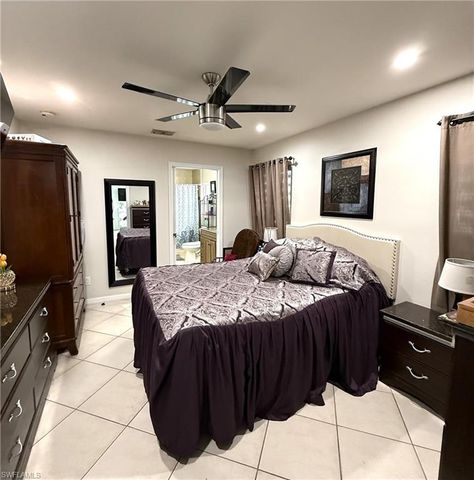 2060 22nd AVE NE, Naples, FL 34120