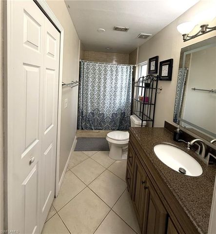 2060 22nd AVE NE, Naples, FL 34120