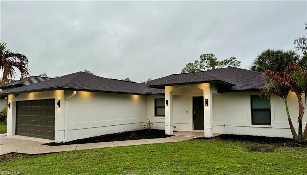 2060 22nd AVE NE, Naples, FL 34120