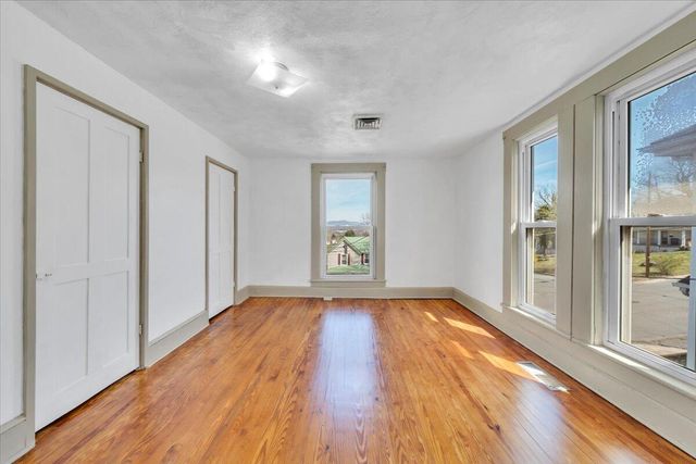 421 Jefferson AVE, Vinton, VA 24179