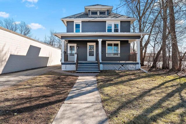209 NICOLET BOULEVARD, Neenah, WI 54956