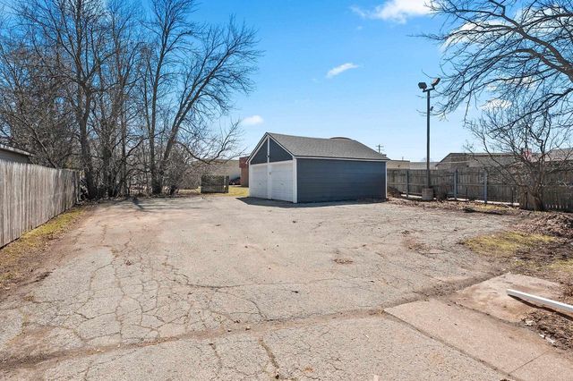209 NICOLET BOULEVARD, Neenah, WI 54956