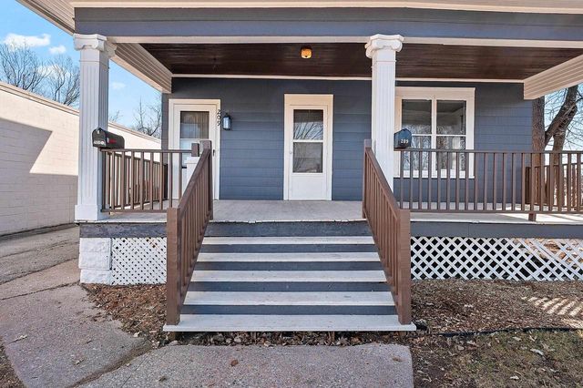209 NICOLET BOULEVARD, Neenah, WI 54956