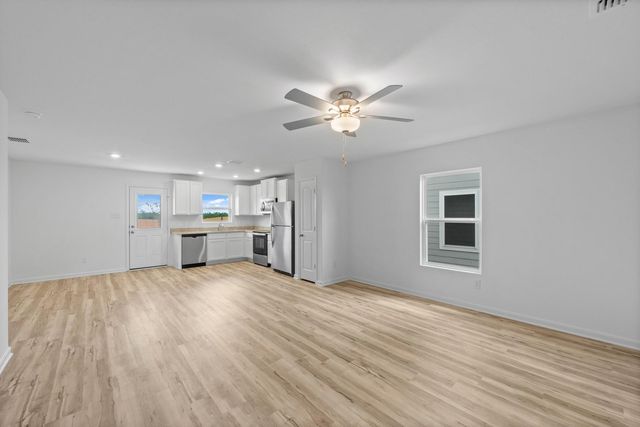 401 Silent Meadow RUN, Maxwell, TX 78656