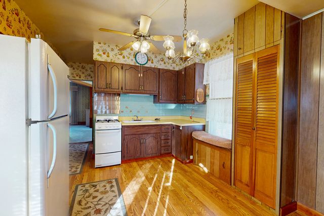 7652 Monroe Street, Forest Park, IL 60130