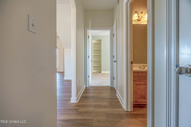 2723 Hill Valley Lane, Southaven, MS 38672