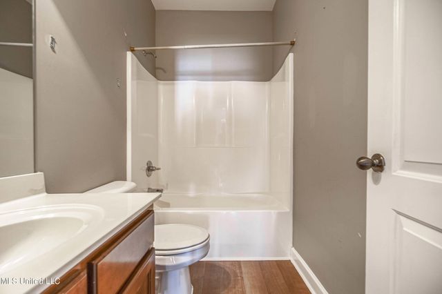 2723 Hill Valley Lane, Southaven, MS 38672