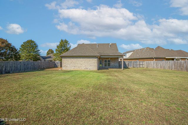 2723 Hill Valley Lane, Southaven, MS 38672