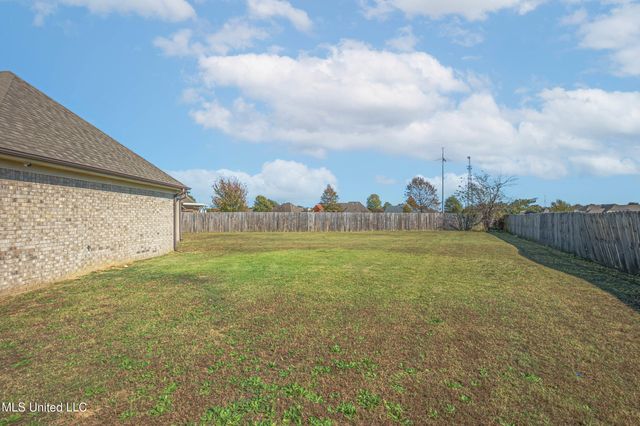 2723 Hill Valley Lane, Southaven, MS 38672