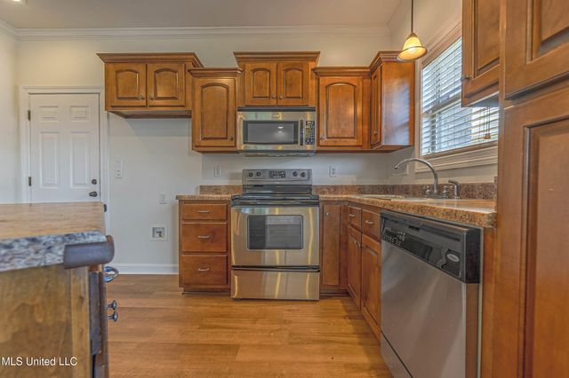 2723 Hill Valley Lane, Southaven, MS 38672