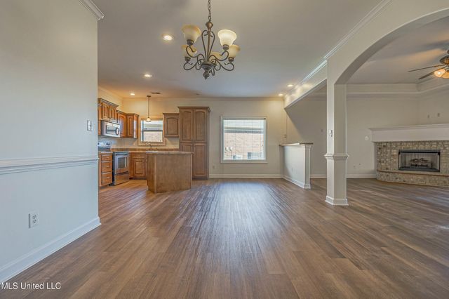 2723 Hill Valley Lane, Southaven, MS 38672