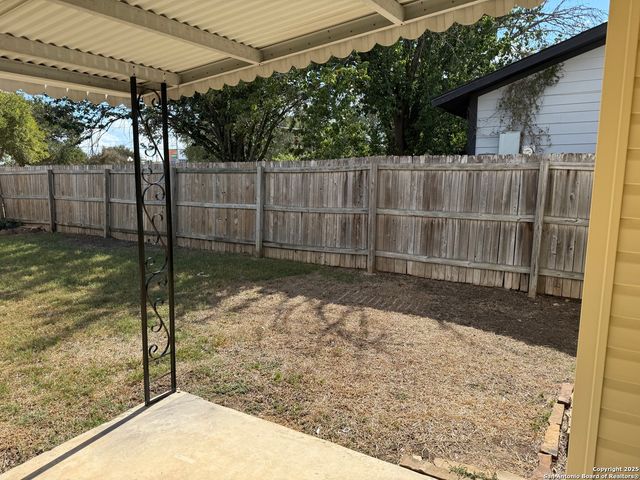 11017 White Sands, Live Oak, TX 78233