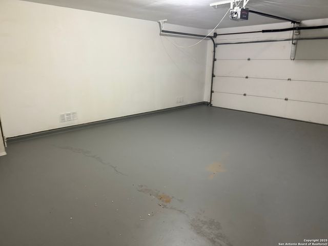 11017 White Sands, Live Oak, TX 78233