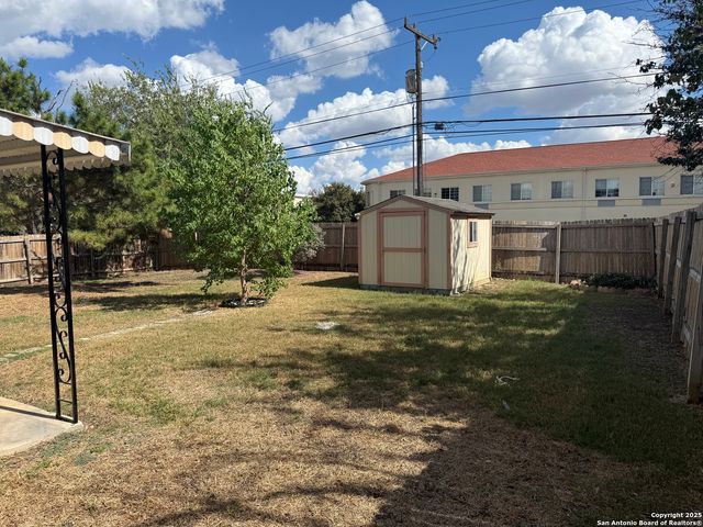 11017 White Sands, Live Oak, TX 78233