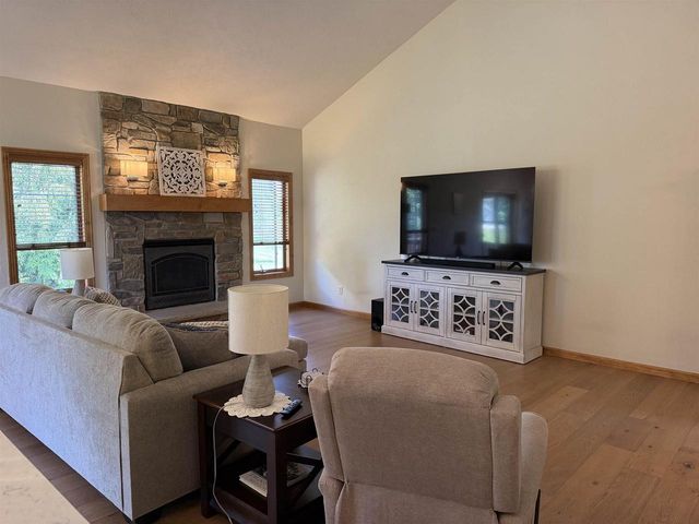 3546 Dekalb Lane, Neenah, WI 54956