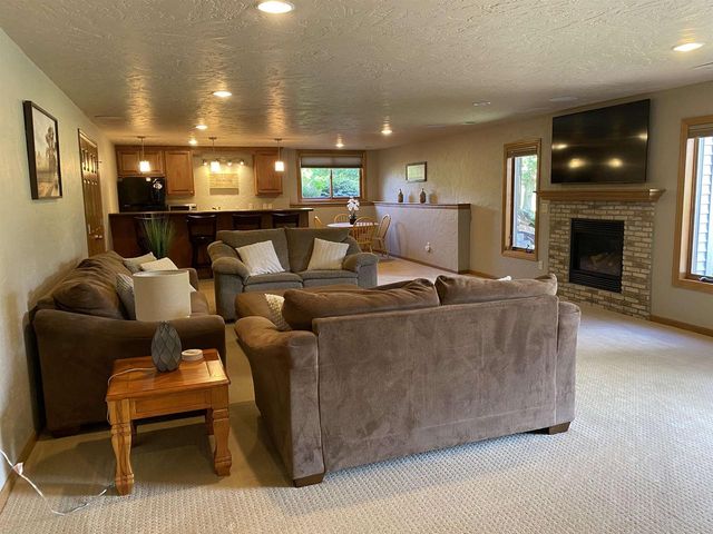 3546 Dekalb Lane, Neenah, WI 54956