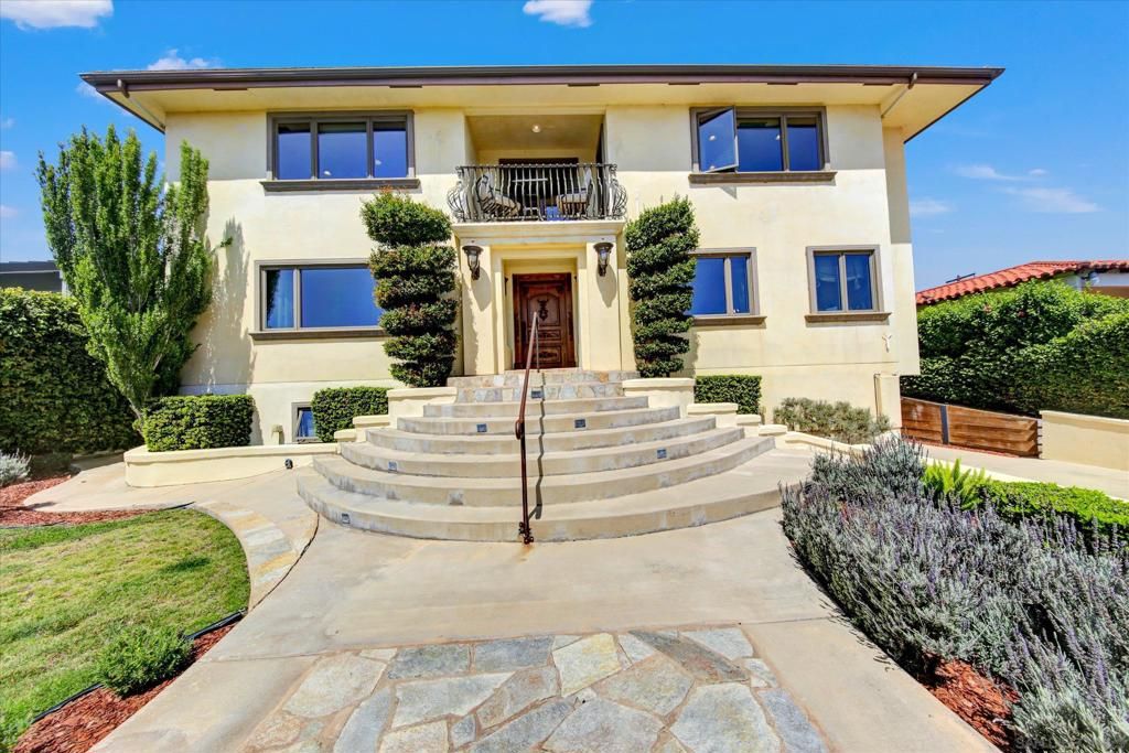 2540 Chatsworth, San Diego, CA 92106 — photo 2