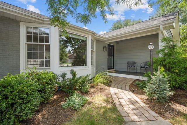 51 Burgess Road, Geneva, IL 60134